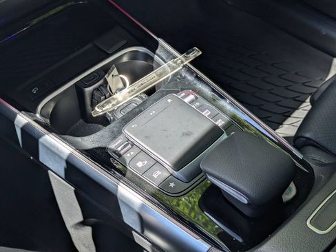 Used 2023 Mercedes-Benz GLB 250 image 24