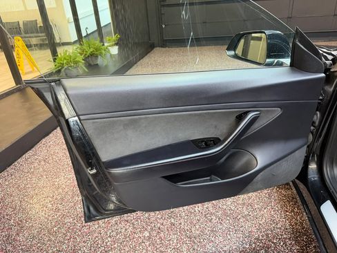 Used 2018 Tesla Model 3 Mid Range image 10