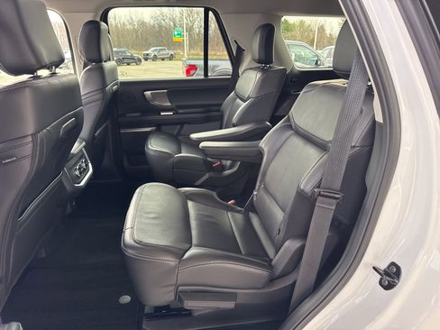 Used 2025 Ford Expedition Platinum w/ Driver's Package image 39