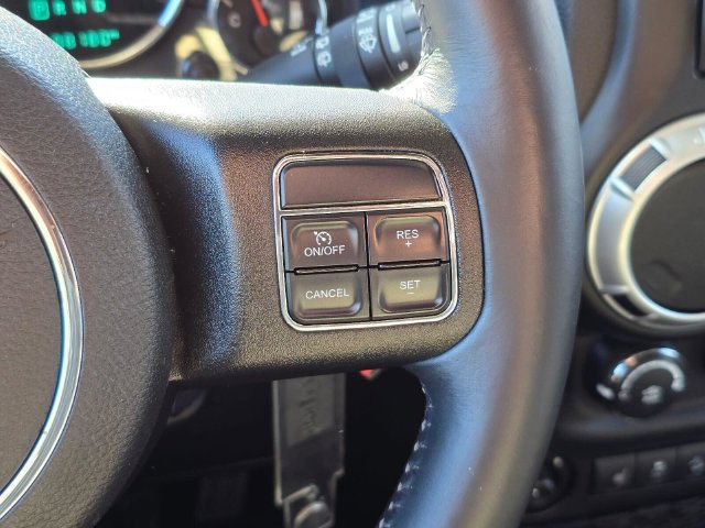 Used 2015 Jeep Wrangler Unlimited Sahara w/ Max Tow Package AWD/4WD image 28