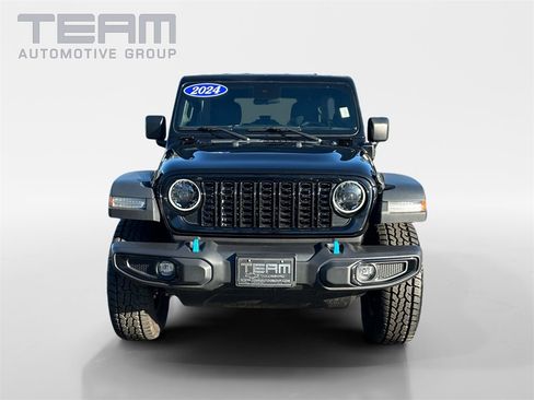 Used 2024 Jeep Wrangler Unlimited image 2