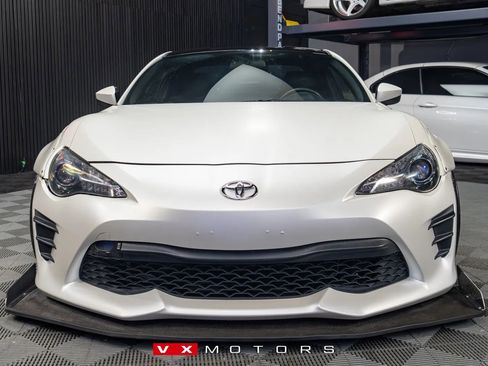 Used 2017 Toyota 86 RWD image 3