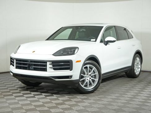 Certified 2024 Porsche Cayenne w/ Premium Package AWD/4WD image 1