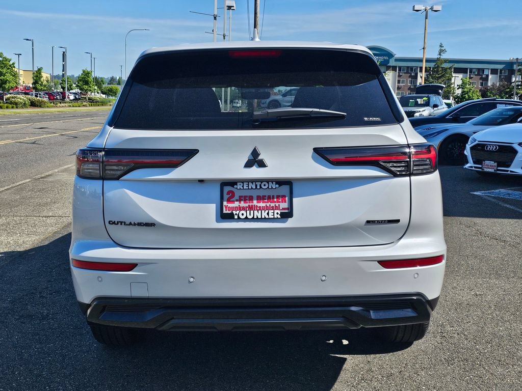 Used 2026 Mitsubishi Outlander LE AWD/4WD image 6