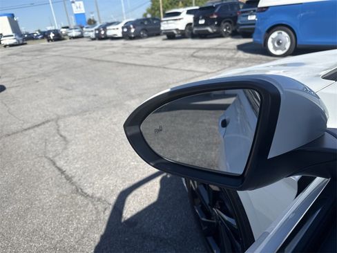 New 2025 Volkswagen Jetta SE image 23