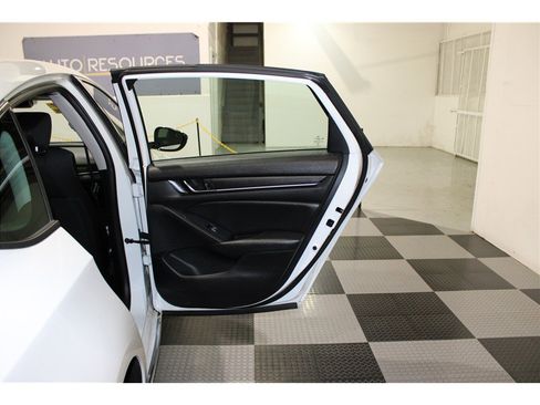 Used 2020 Honda Accord EX image 21