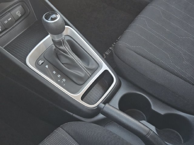 Used 2026 Hyundai Venue SE FWD image 20