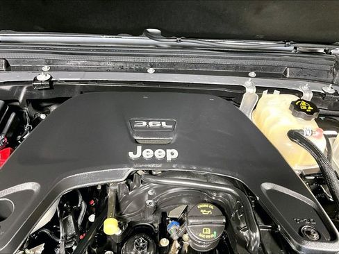 Used 2020 Jeep Gladiator Sport w/ Quick Order Package 24S image 30