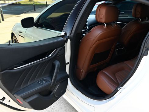 Used 2022 Maserati Ghibli Modena Q4 AWD/4WD image 35