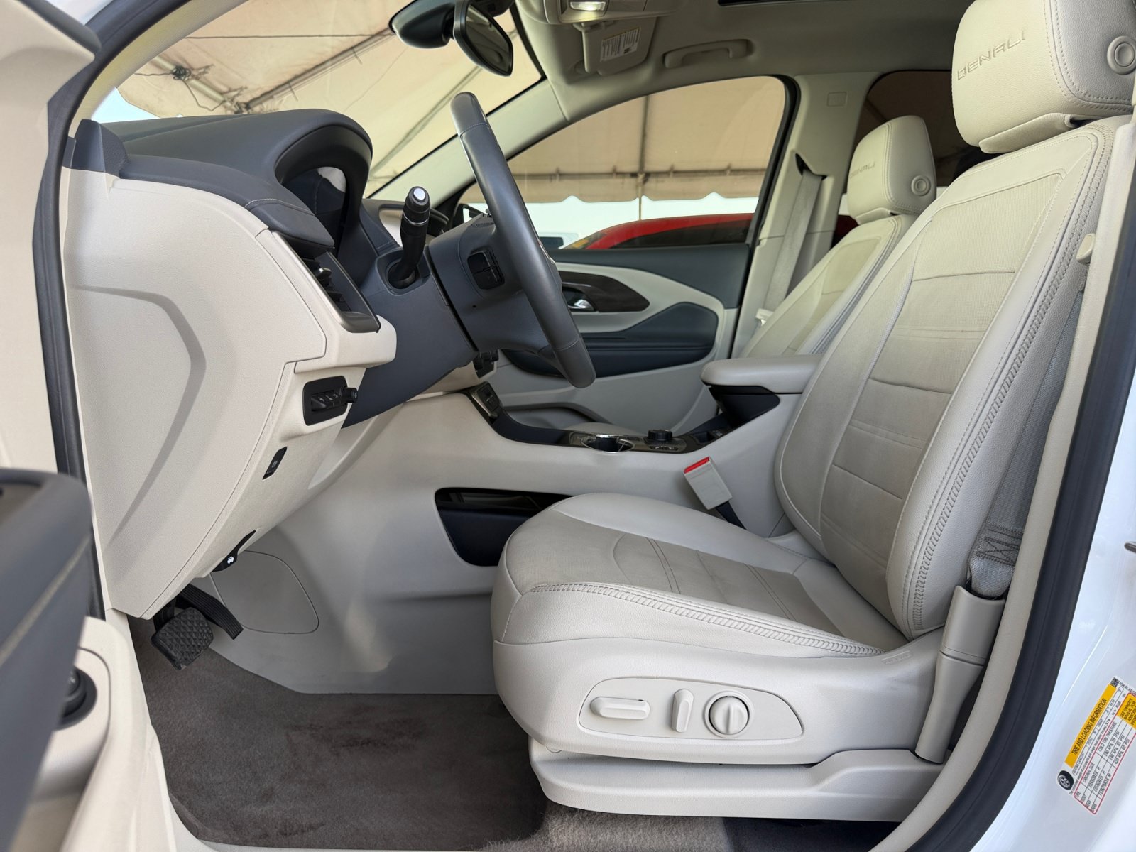 Used 2024 GMC Terrain Denali w/ Denali Premium Package AWD/4WD image 9