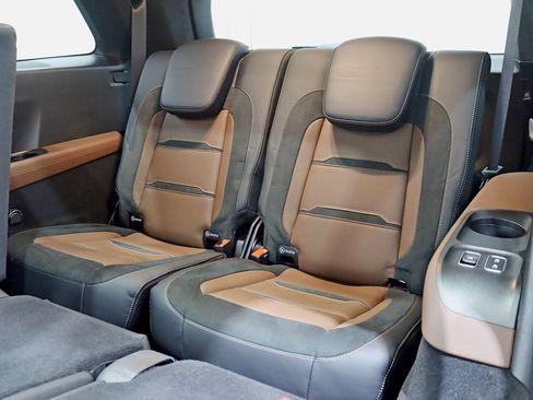 Used 2024 Mercedes-Benz GLS 63 AMG 4MATIC image 35