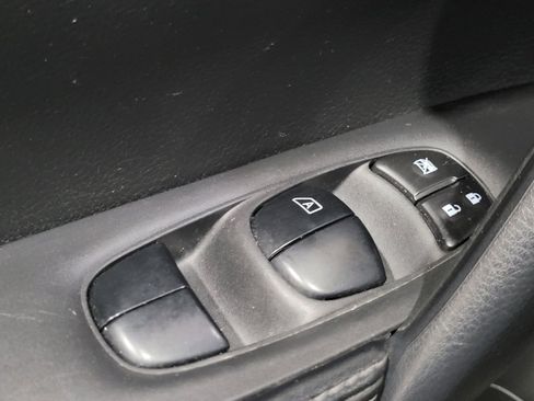 Used 2022 Nissan Rogue Sport S AWD/4WD image 27