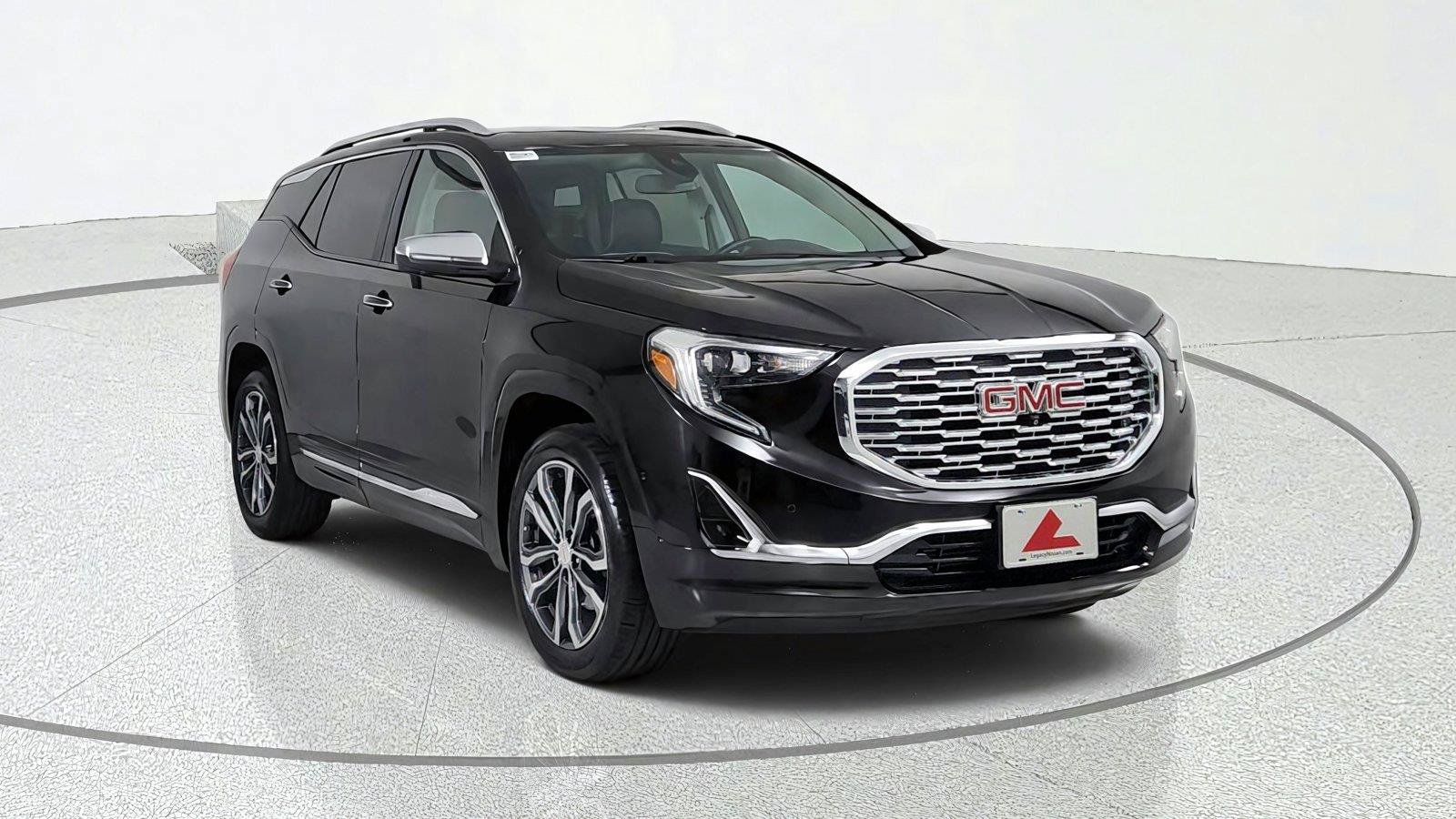 Used 2020 GMC Terrain Denali w/ Denali Premium Package AWD/4WD image 1