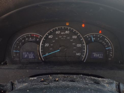 Used 2012 Toyota Camry LE image 17