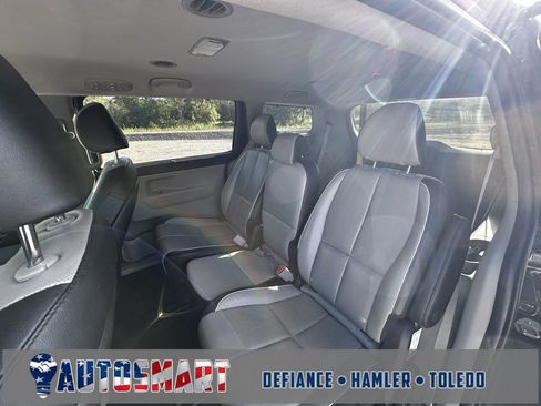 Used 2021 Kia Sedona EX image 13