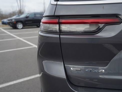 Used 2022 Jeep Grand Cherokee L Limited image 42