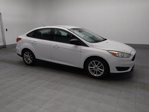 Used 2018 Ford Focus SE FWD image 11