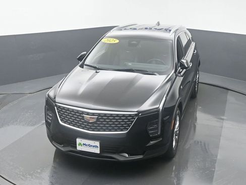 Used 2025 Cadillac XT4 Premium Luxury image 27
