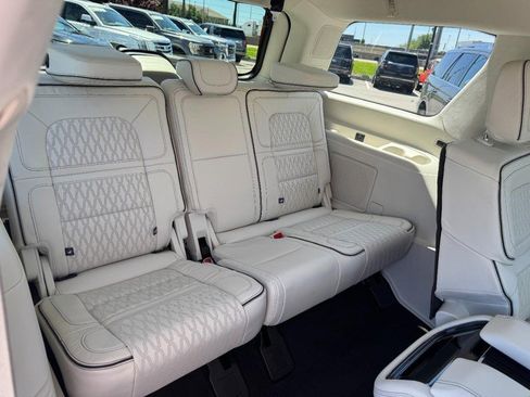 Used 2024 Lincoln Navigator Black Label AWD/4WD image 13