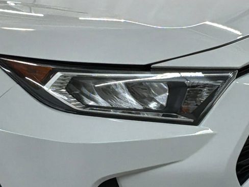 Used 2019 Toyota RAV4 XLE w/ Carpet Mat Package AWD/4WD image 30