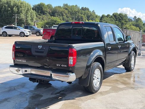 Used 2018 Nissan Frontier SV AWD/4WD image 3