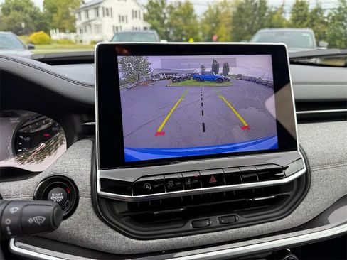 Used 2023 Jeep Compass Latitude w/ Sun and Sound Group image 29