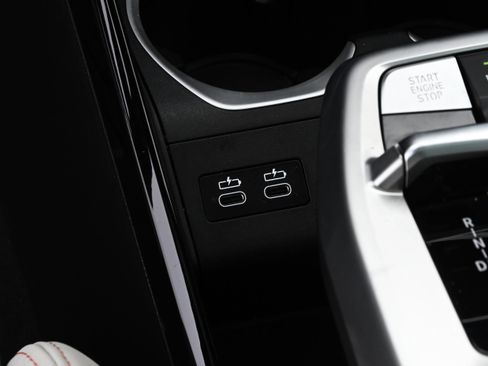 Certified 2025 BMW X2 xDrive28i image 23