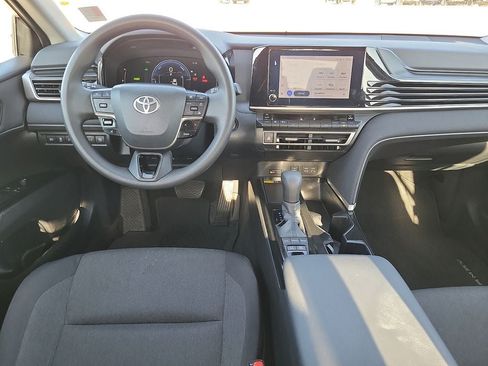 Used 2025 Toyota Camry LE FWD image 10