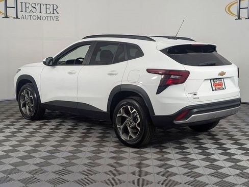 Certified 2026 Chevrolet Trax LT w/ Sunroof Package FWD image 5