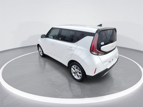 Used 2023 Kia Soul S image 6