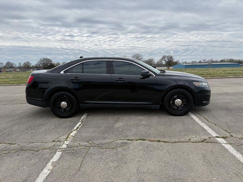 Used 2017 Ford Taurus Police Interceptor image 4