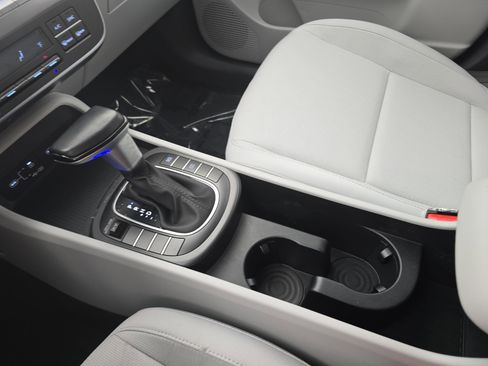 Used 2024 Hyundai Kona SEL image 24