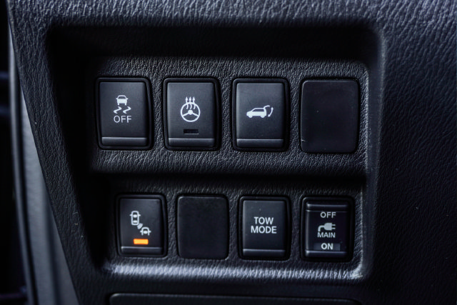 Used 2019 Nissan Pathfinder SL FWD image 23