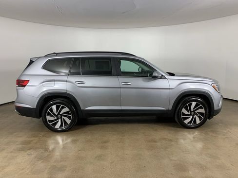 Used 2024 Volkswagen Atlas SE AWD/4WD image 7
