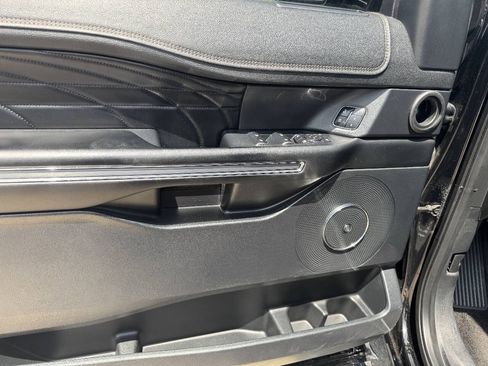 Used 2018 Ford Expedition Max Platinum AWD/4WD image 13