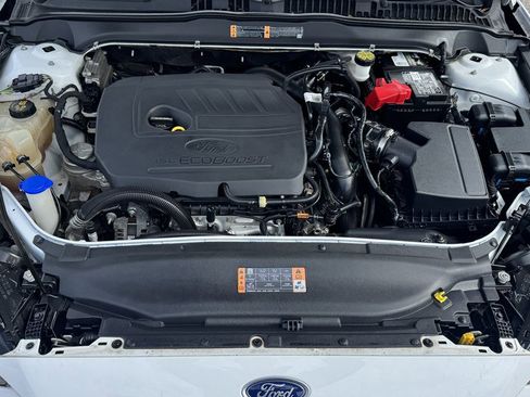 Used 2018 Ford Fusion SE FWD image 10