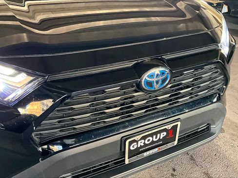 Used 2022 Toyota RAV4 XLE image 29