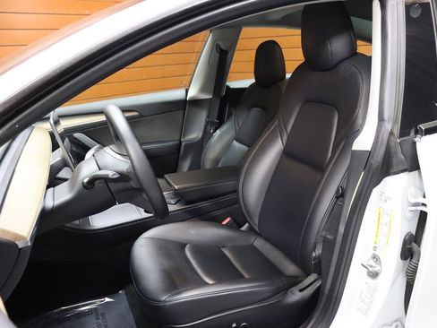 Used 2023 Tesla Model 3 Standard Range image 32