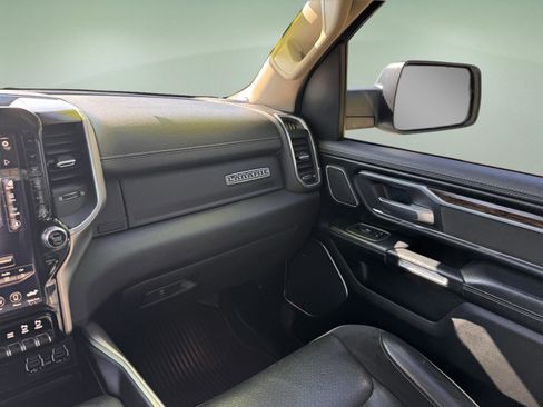Used 2019 RAM 1500 Laramie AWD/4WD image 15