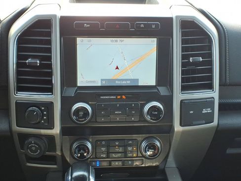 Used 2020 Ford F150 Lariat w/ Equipment Group 502A Luxury AWD/4WD image 13