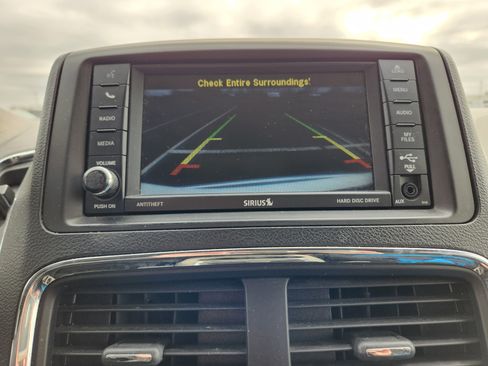 Used 2013 Dodge Grand Caravan Crew w/ Entertainment Group 1 image 17