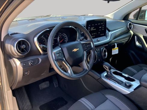Used 2025 Chevrolet Blazer LT AWD/4WD image 18