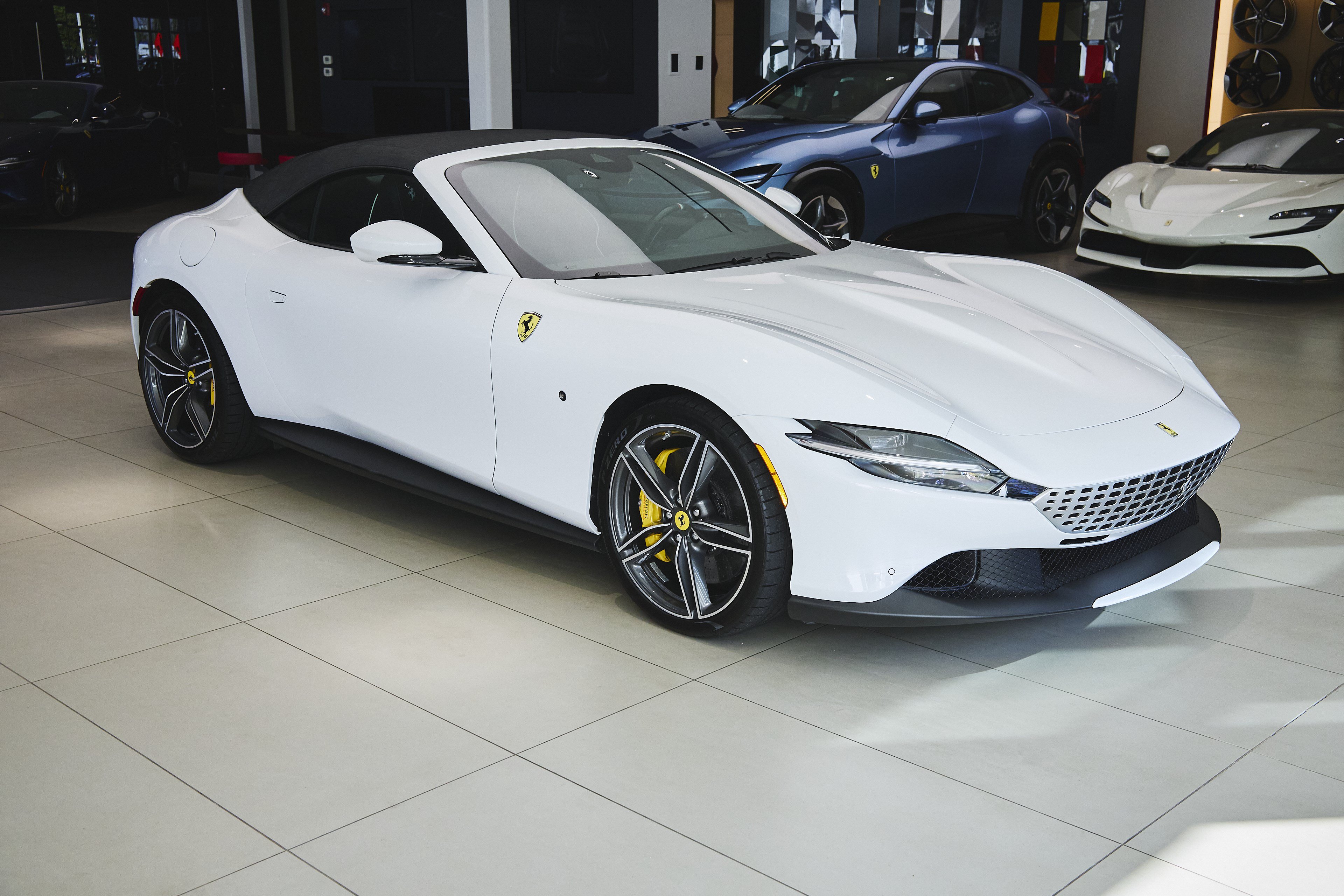 Used 2024 Ferrari Roma Spider RWD image 50