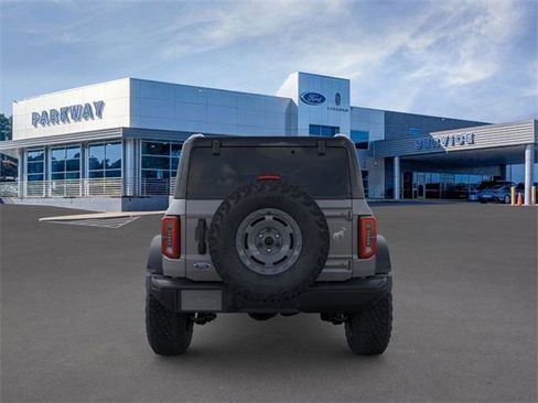 New 2025 Ford Bronco Badlands image 5