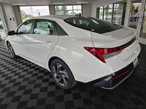 New 2026 Hyundai Elantra Limited FWD image 5