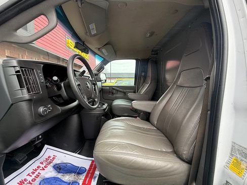 Used 2023 GMC Savana 2500 w/ Driver Convenience Package image 22