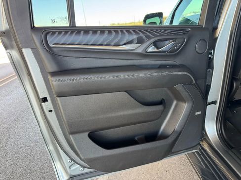 Used 2023 GMC Yukon XL Denali image 18