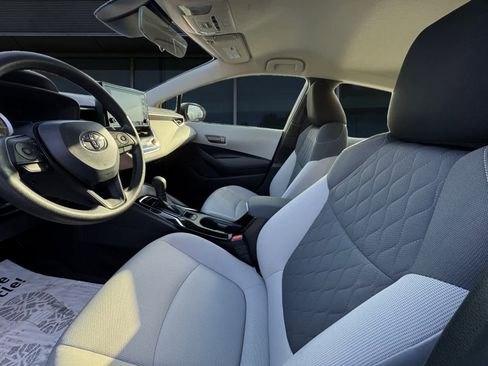 Certified 2022 Toyota Corolla LE image 2