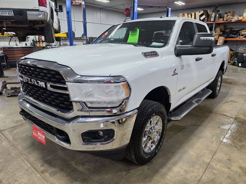 Used 2024 RAM 2500 Big Horn w/ Off Road Package AWD/4WD image 4