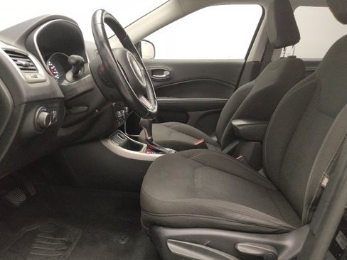 Used 2018 Jeep Compass Sport w/ Cold Weather Group FWD image 17